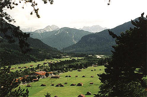 Vom Burgberg in Richtung Scharnitz in Österreich